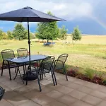 Pasivní Dům Uprostřed Louky Villa