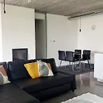 Pasivní Dům Uprostřed Louky Villa *