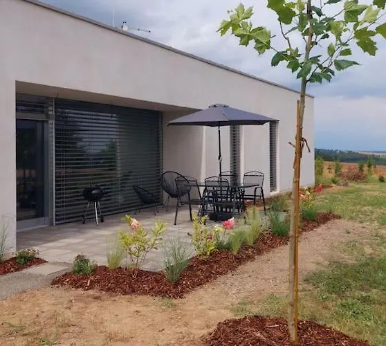 Villa Pasivni Dum Uprostred Louky