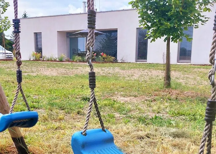 Pasivni Dum Uprostred Louky Bitov (Novy Jicin)
